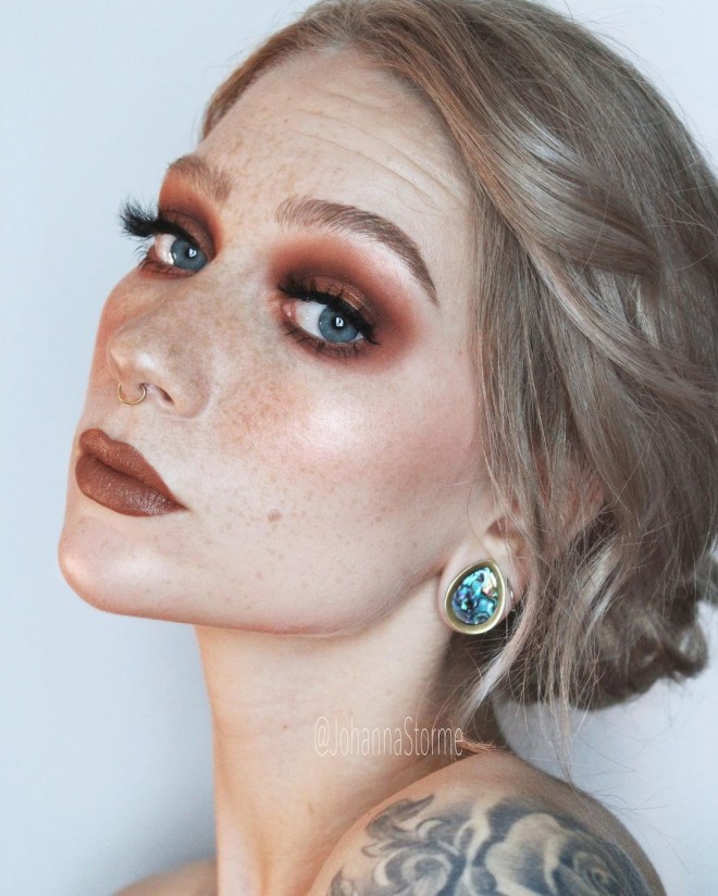 These Fall Makeup Looks Are A Must Try For You