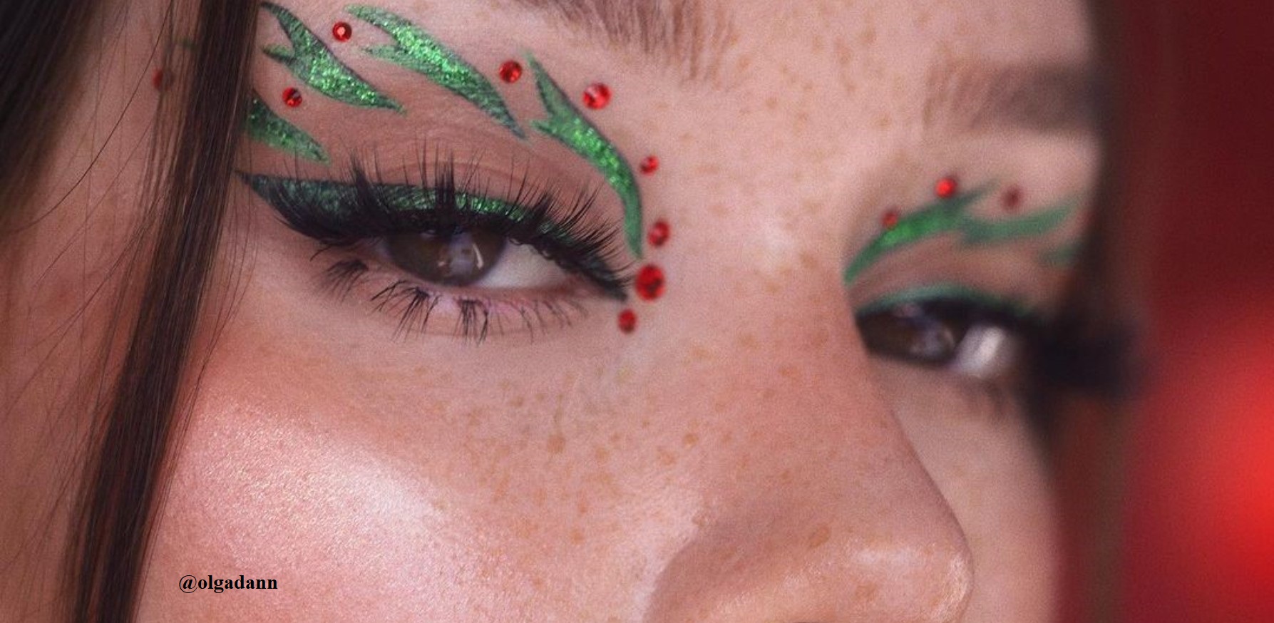 Get Inspired With These Sparkly Christmas Makeup Ideas