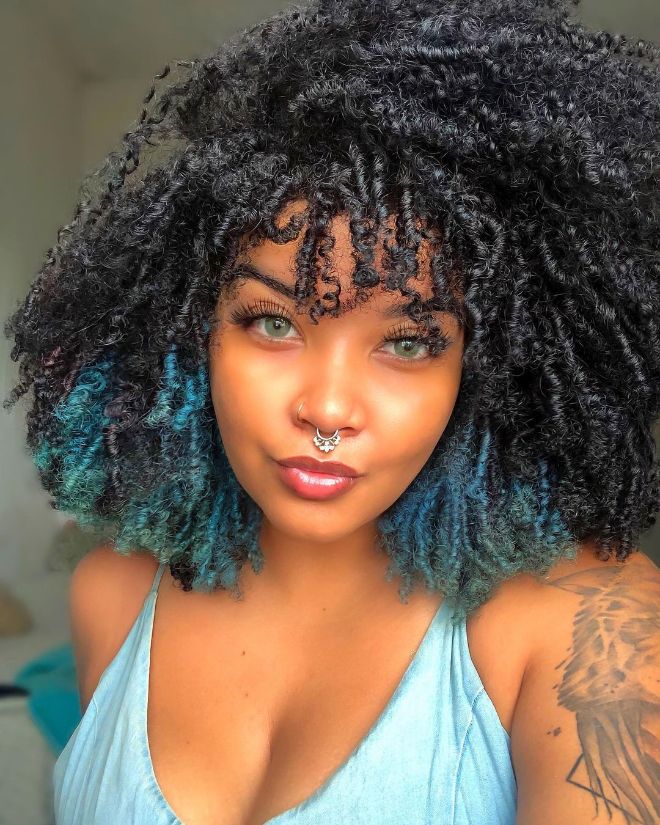 Let's Slip The Straight Hair Trend And Wear The Chunky Curly Hairstyles