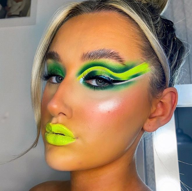 Neon Lips Is The Super Glamorous Trend That Every Girl Should Try