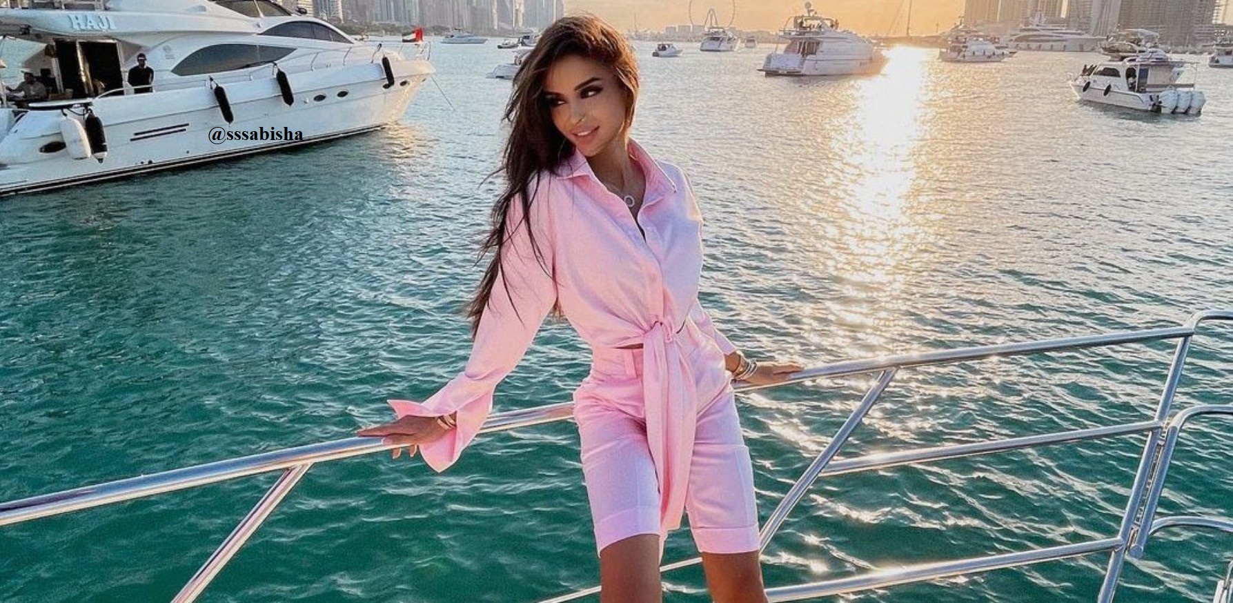 Up Your Fashion Game With These Charismatic Pink Outfits
