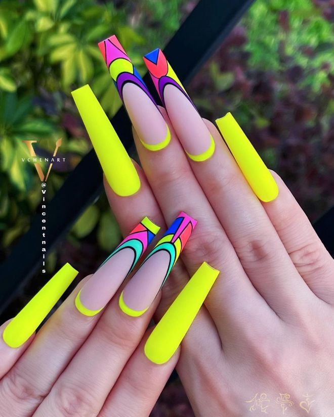 Welcome the Magnificent May With These Bright Nails