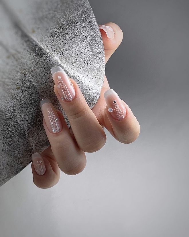 Glass Nails Are Everywhere: Here Is How To Take Part In The Trend