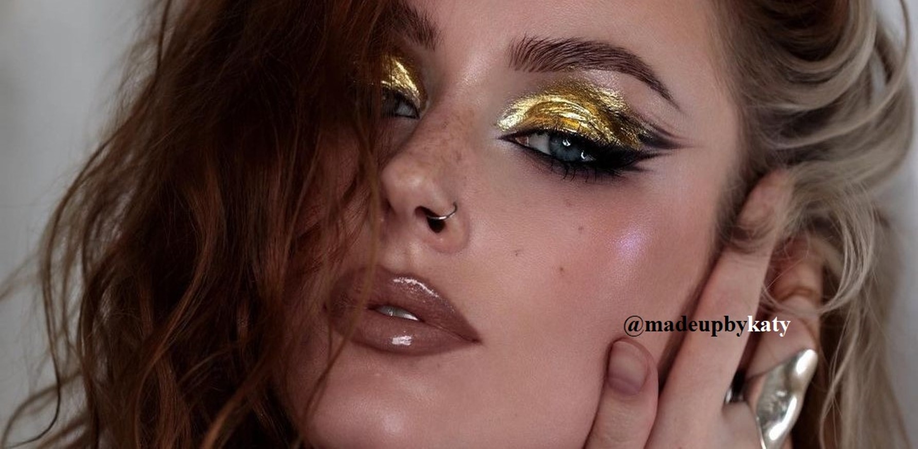 Gold Makeup Looks Are The Ultimate Solution For Your Party Emergencies