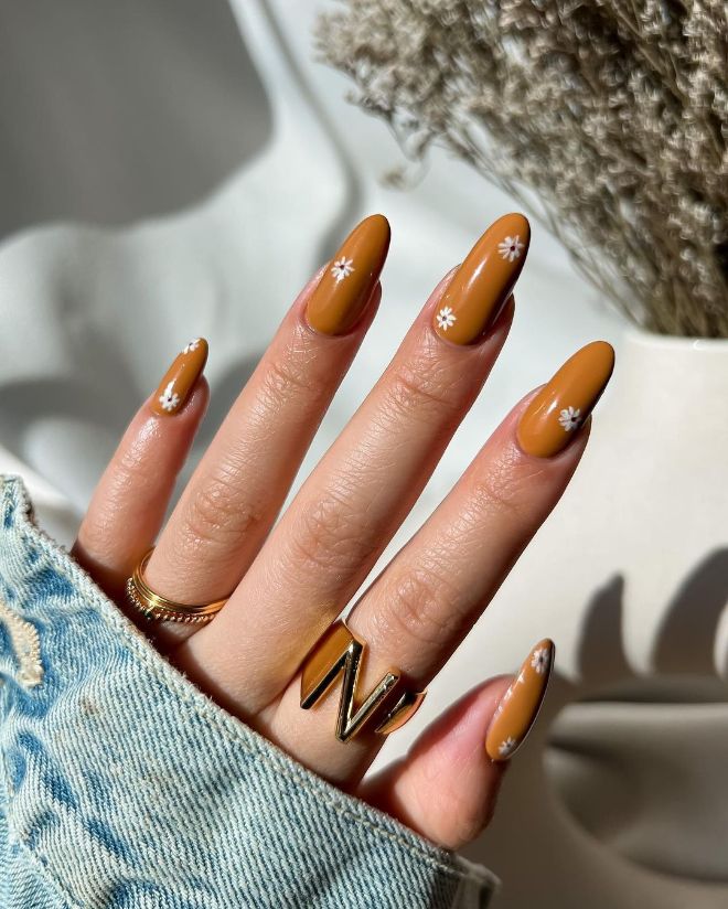Welcome The Fall Season With These Chic Fall Manicure Ideas
