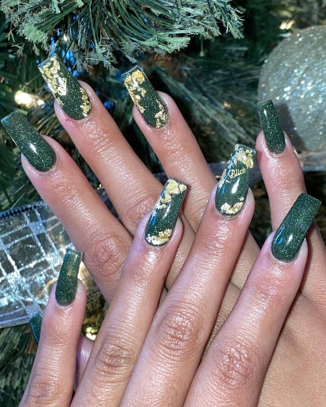 Forest Green Nails Are All The Rage RN