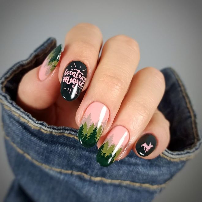Forest Green Nails Are All The Rage RN