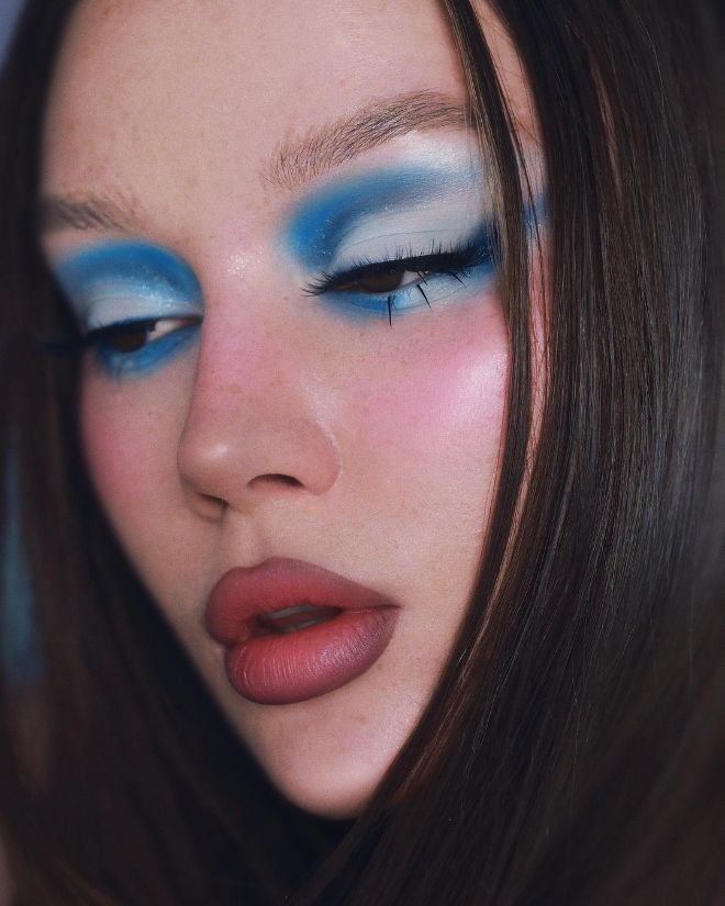The 7 Blue Makeup Trends We All Shall Be Taking With Us Into Fall’22