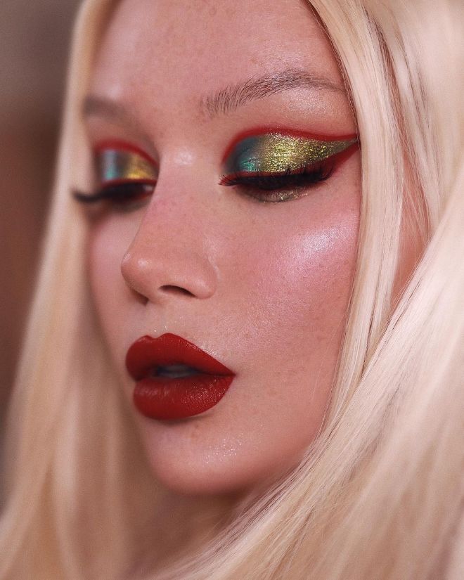 Christmas Makeup Looks That Are Also Popular On The 'Gram