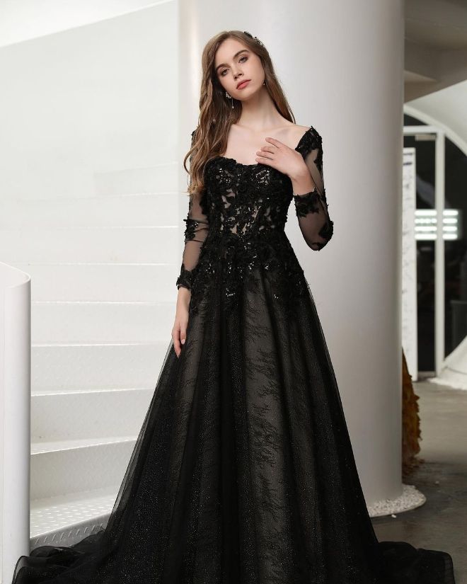 Jenna Ortega Wore A Goth Wedding Dress And It Became A Trend