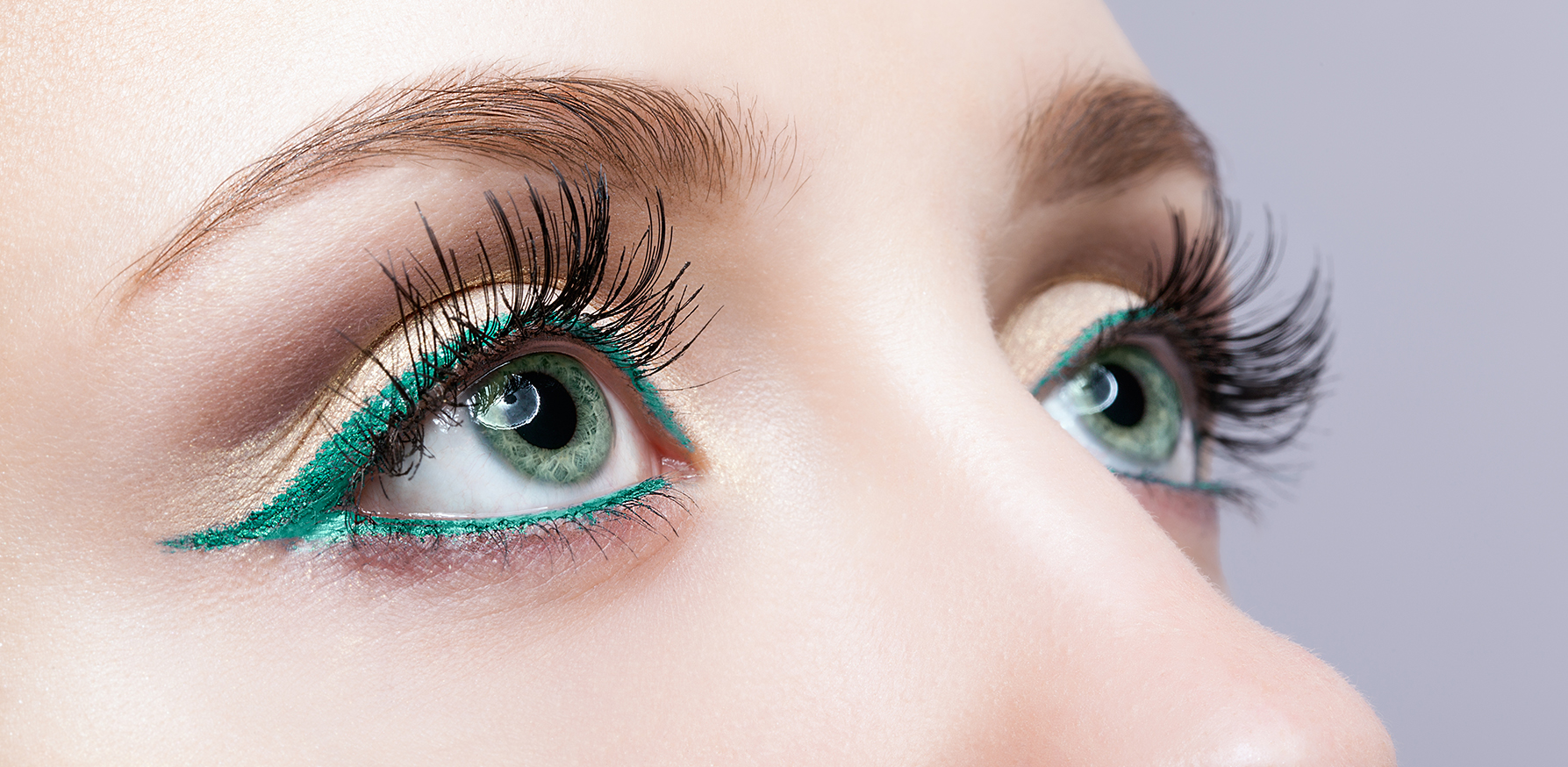 how-to-get-longer-lashes-naturally-close-up-on-womans-face-nice-long-eyelashes