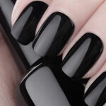 diy-gel-manicures-woman-with-black-gel-manicure-black-nails